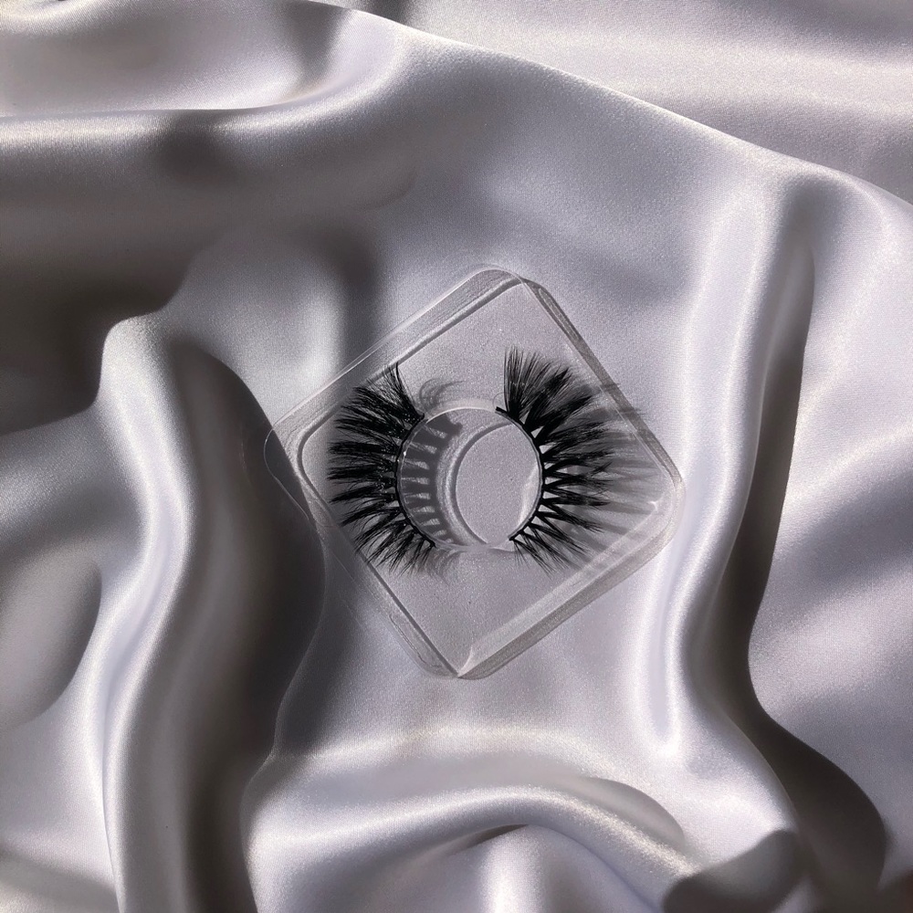 Eyelashes - Picture 3 of 7
